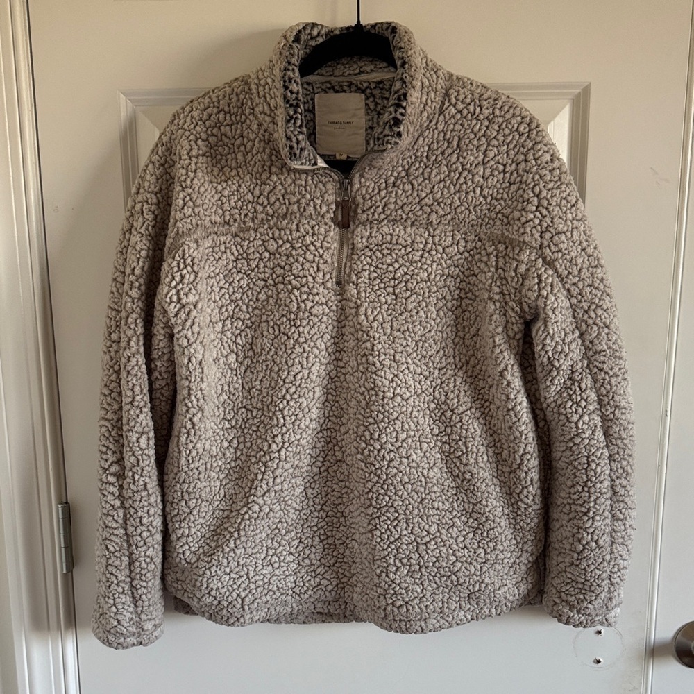 Thread & Supply Cozy Sherpa Fleece Pullover Size Medium w/Pockets